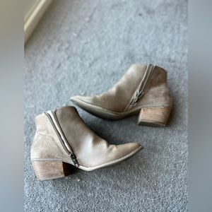 American Eagle Taupe/Tan Ankle Boot/Bootie